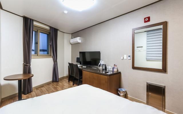 Hyundai Motel Gangneung Eksteriør billede